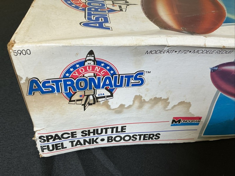 Monogram 1:72 Scale Space Shuttle Fuel Tank Boosters Young Astronaut Model Kit gallery