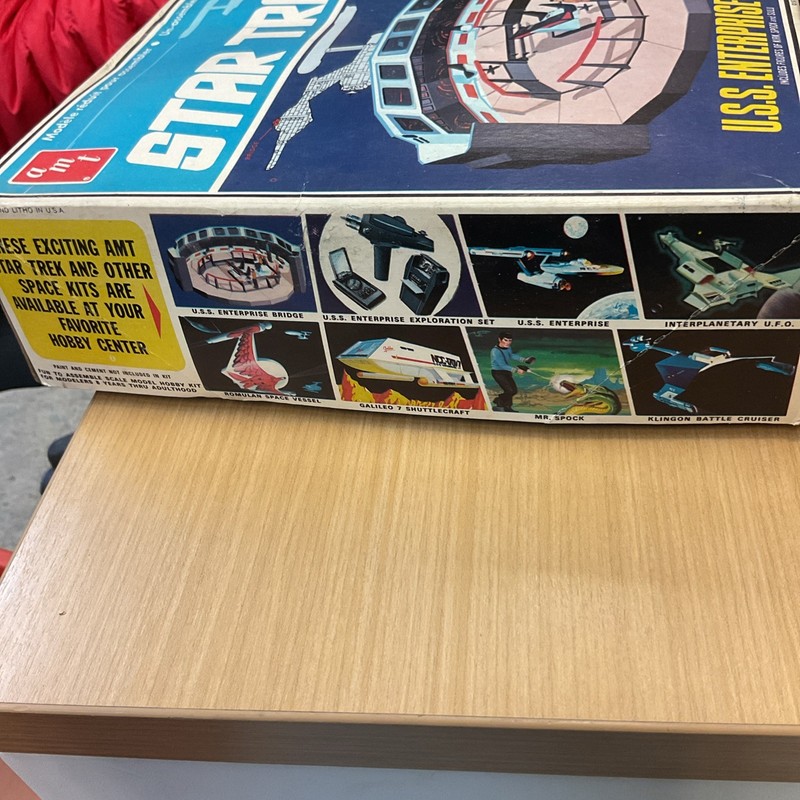 1975 Vintage AMT Star Trek U.S.S. Enterprise Command Bridge Model Kit - gallery