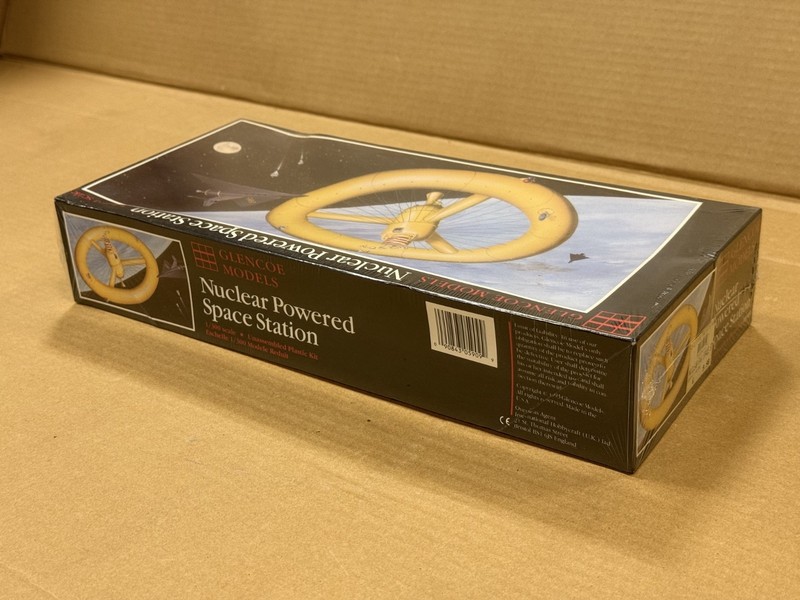 Glencoe Models Nuclear Powered Space Station / Vintage / FACTORY SEALED /NM-MINT gallery