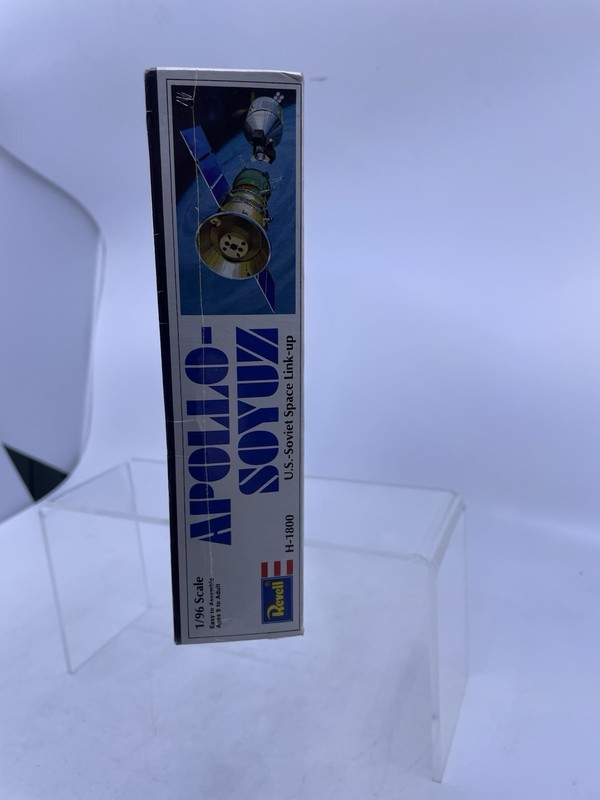 Revell Apollo-Soyuz U.S. - Soviet Space Link-up Kit H-1800 NOB DAMAGED BOX gallery