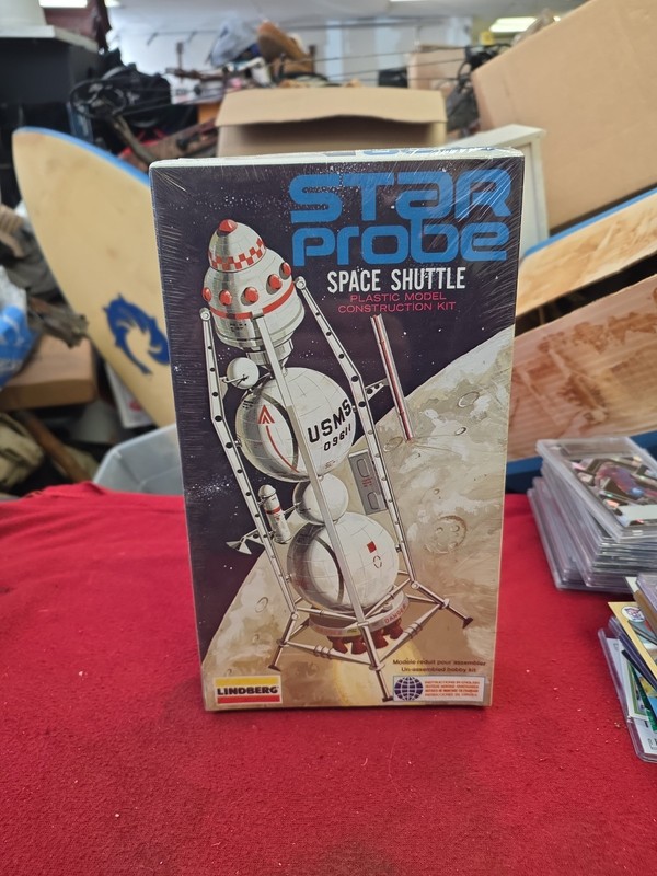 Vintage 1976 Lindberg Star Probe Space Shuttle Model Kit #1147 sealed gallery