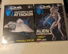 2 Sealed 1996 Lindberg 1:72 ID4 Captured Alien Attacker & Alien 10″ Model Kits
