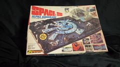 Fun Dimensions 1976 Space:1999 Alpha Moon Base (18”X12”) Model Kit #1-1903