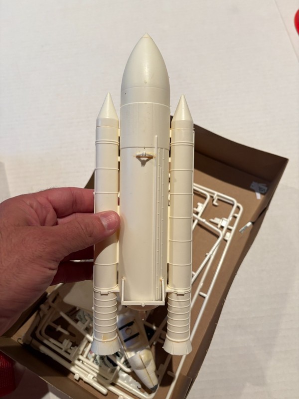 VINTAGE Lindberg SPACE SHUTTLE w/ Booster Rockets DISCOVERY Model Kit NASA Box gallery