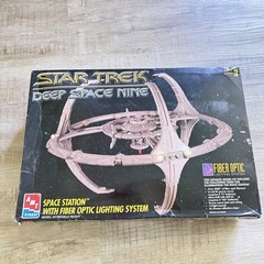 Star Trek Deep Space Nine Space Station Model Kit W/ Fiber Optic Lighting 8764