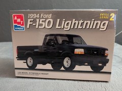 Q~AMT 6153 1/25 Scale 1994 Ford F-150 Lightning Pickup Plastic Model Kit NIB!
