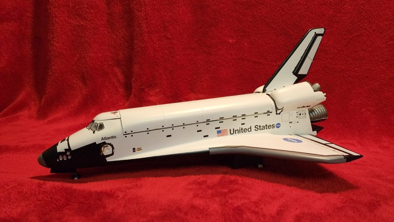 Revell 1:72 Scale Space Shuttle Atlantis Display Model gallery