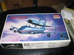 MIB parts sealed Space Shuttle and NASA Transport in 1/288 scale by Academy-1988