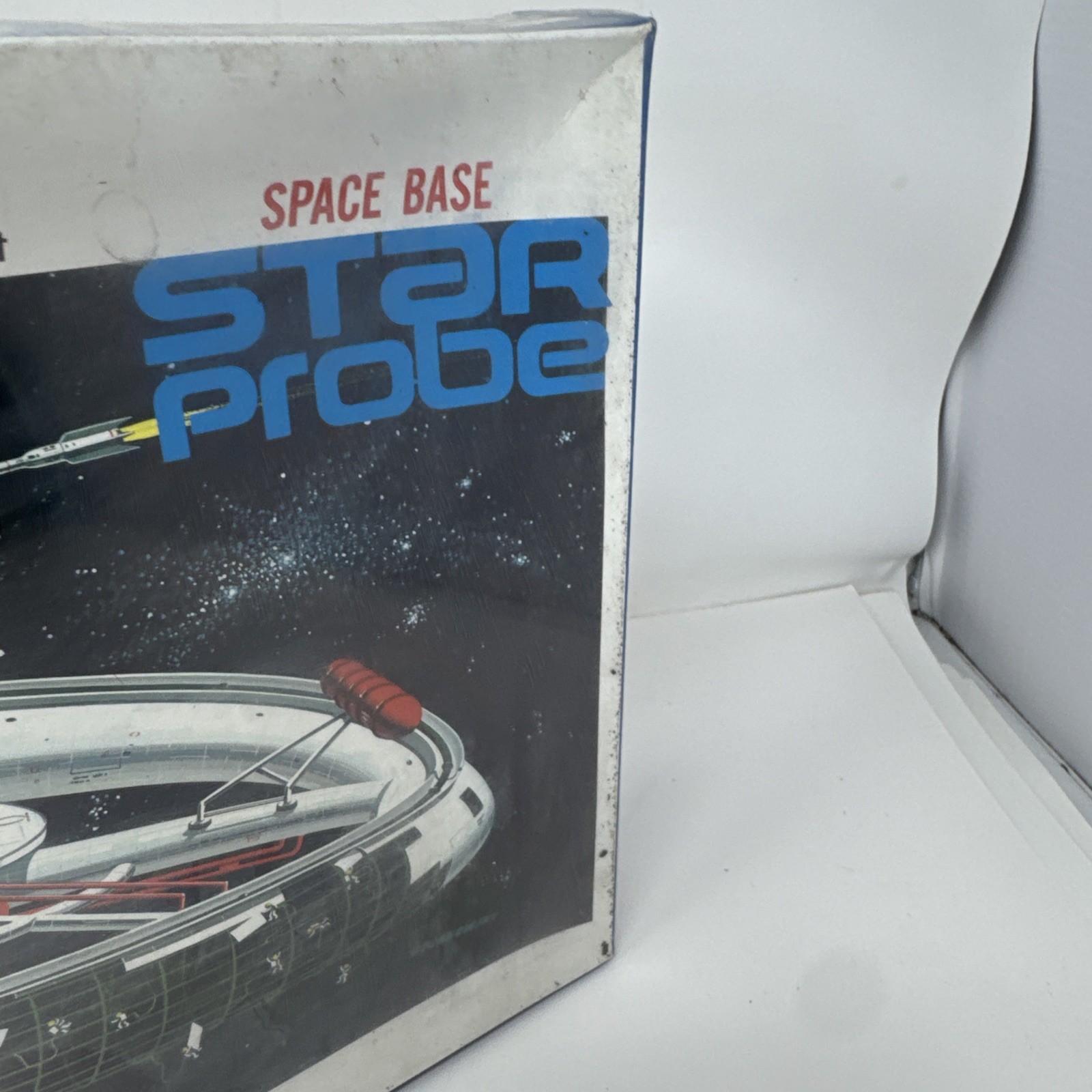 Lindberg Star Probe Space Base Scale Plastic Model Construction Kit SEALED NEW gallery