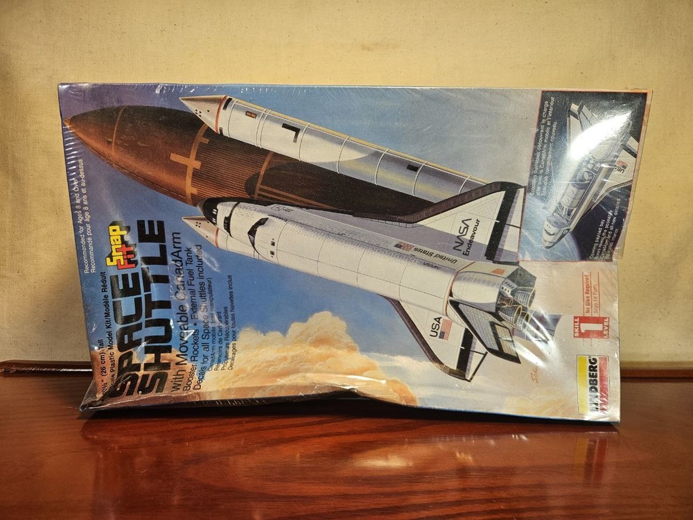 Lindberg Snap Fit Space Shuttle 72565 CanadArm Booster Sealed Kit 012443