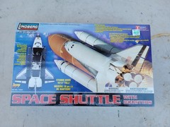 SEALED Lindberg 1/200 Space Shuttle With Boosters Rocket Model #72565 NOS