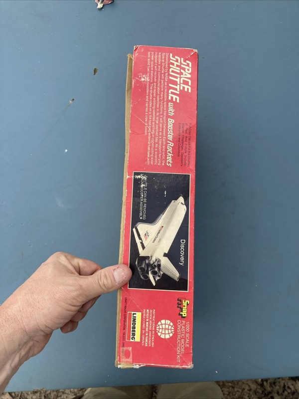 Lindberg Snap-Fit Space Shuttle Discover W Booster Rocket Damaged box M9 gallery