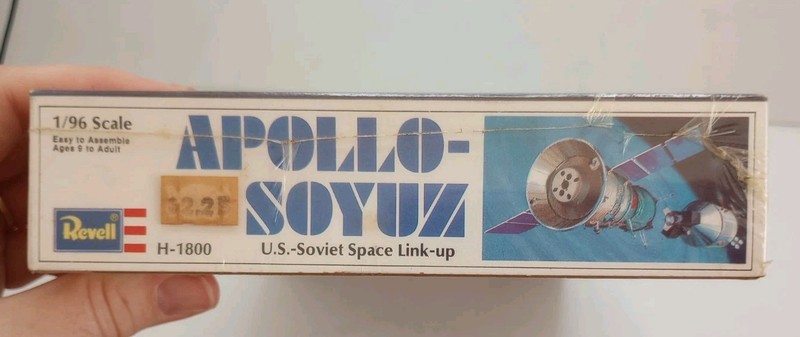 Vtg Revell APOLLO SOYUZ US-Soviet Link Up MODEL KIT 1/96 Scale gallery