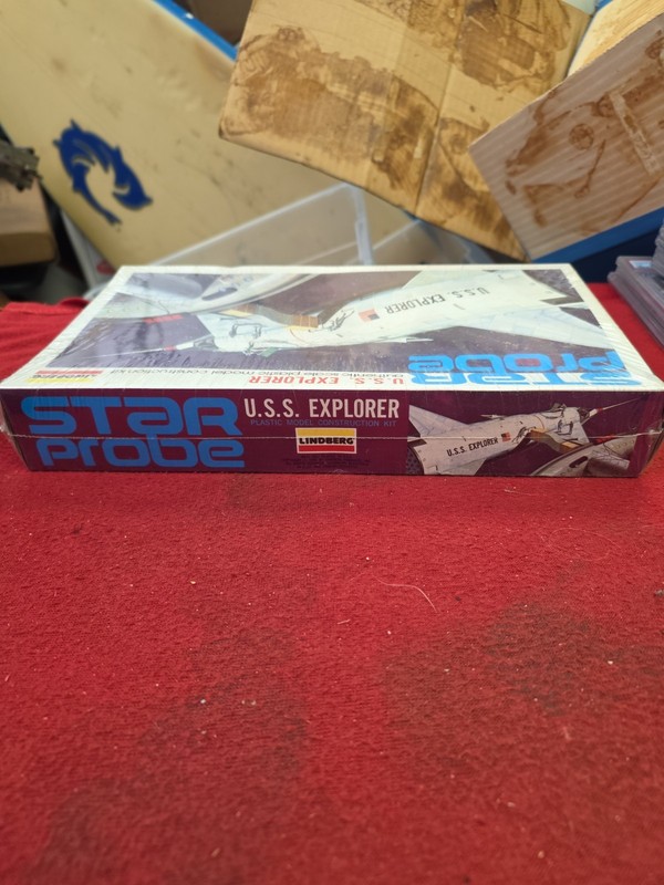 Lindberg STAR PROBE 'USS EXPLORER' Spaceship, Plastic Kit, Vintage1976, UNOPENED gallery