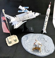 Vintage Mixed Lot of US Space Built Models Shuttle Rocket Flag and More