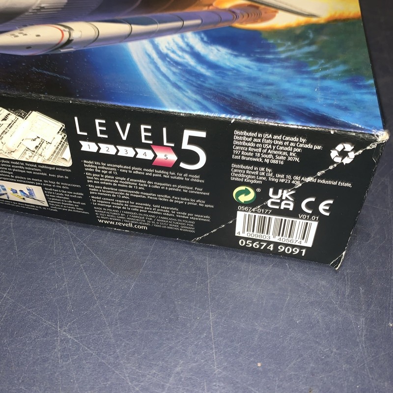 Revell 40th Ann. Space Shuttle With Booster Rockets New gallery
