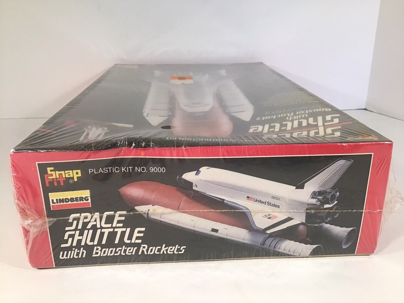 Space Shuttle Discovery w/ booster rockets Lindberg 1/200 scale Sealed Kit gallery