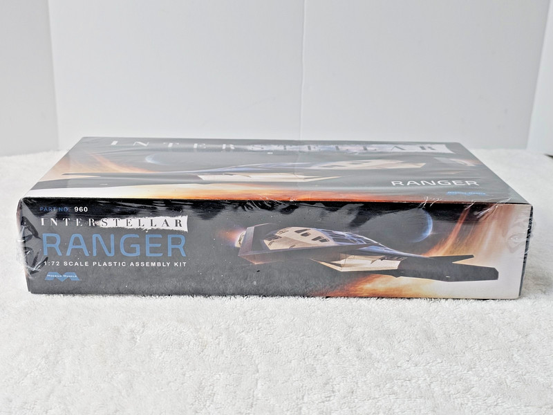 Moebius Interstellar Ranger Model Kit 1/72 Scale Sci-Fi Movie Spacecraft 960 gallery