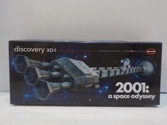 A515 Moebius Models 2001-8 1:350 Discovery XD-1 2001: A Space Odyssey Model Kit