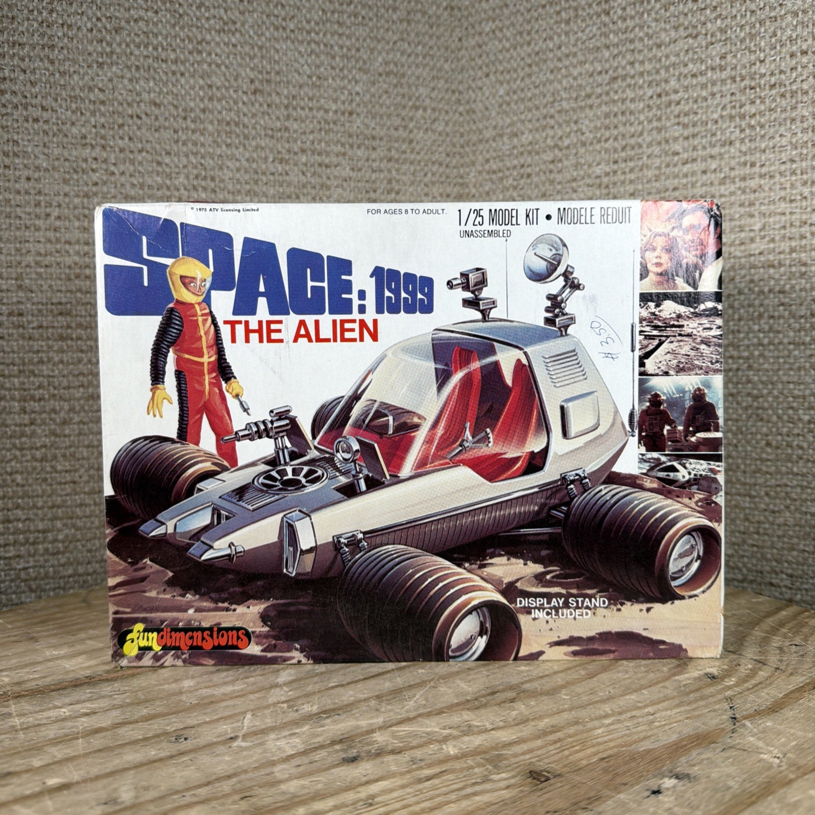 MPC Space 1999 "The Alien" Moon Rover Model Kit 1/25 gallery