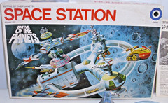 ENTEX BATTLE OF THE PLANETS TV SHOW SPACE STATION MODEL KIT 8411 BOXED