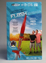 ESTES FLASH MODEL ROCKET LAUNCH SET red body pad control space base EST1478 NEW
