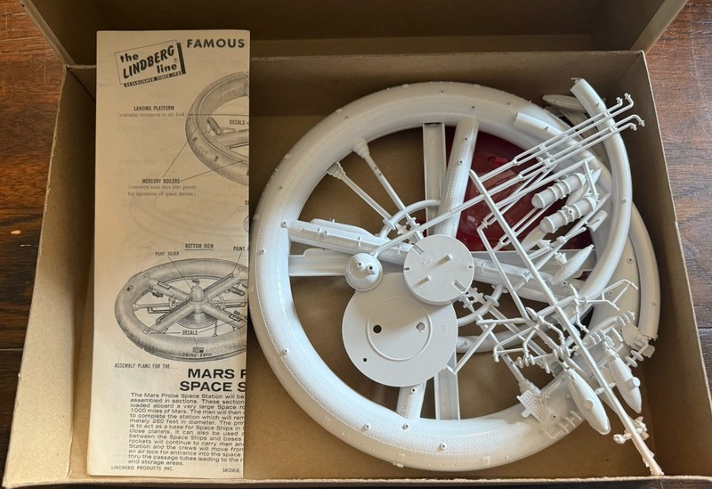 1975 LINDBERG MARS PROBE SPACE STATION Plastic MODEL KIT No 1148 150 New Rare gallery