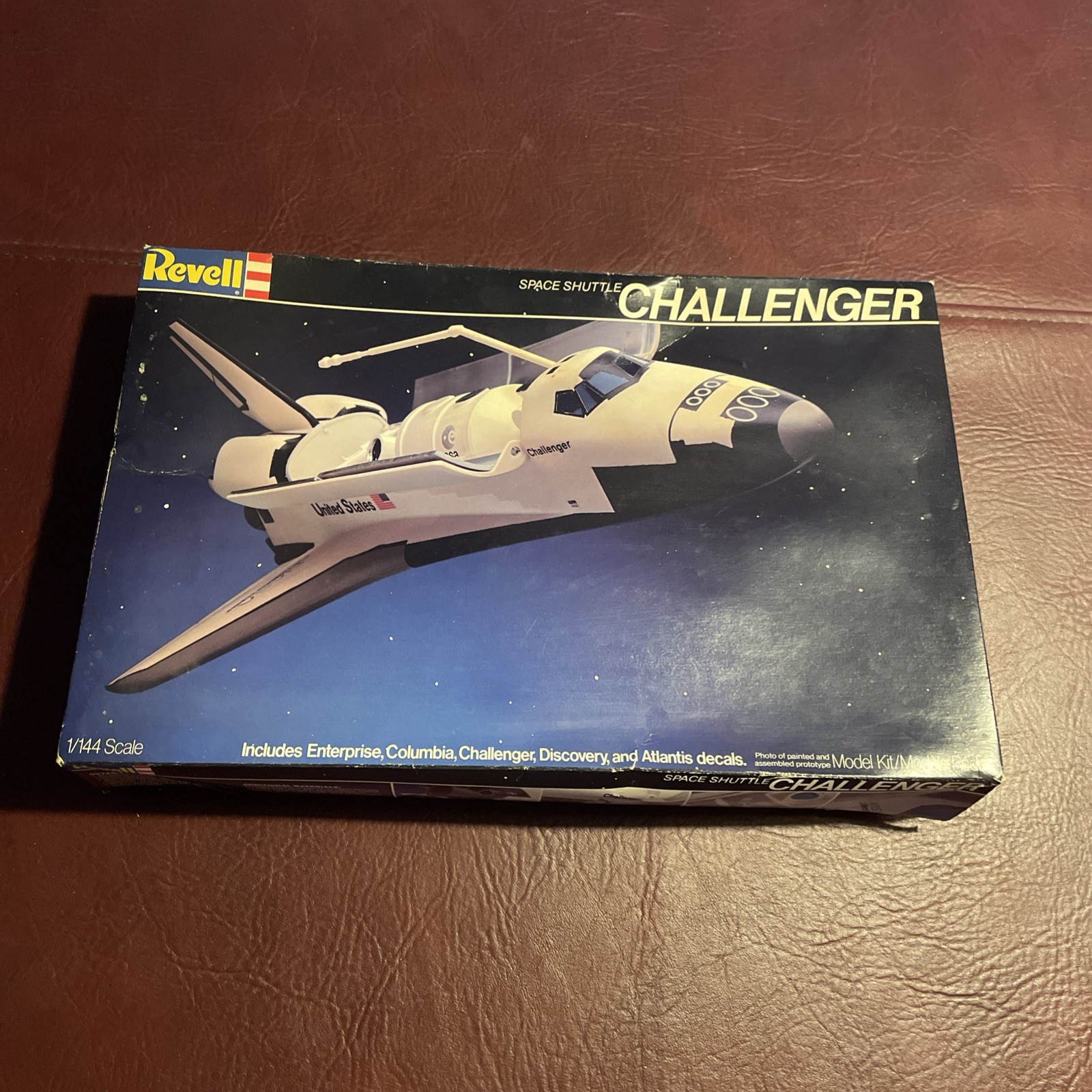 1982 Revell Challenger Space Shuttle Model ~ 1/144 Scale 4526 ~ Open Box Used gallery