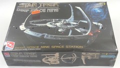 Star Trek Deep Space Nine Space Station DS9 AMT-ERTL 1994 Plastic Model Kit 8778