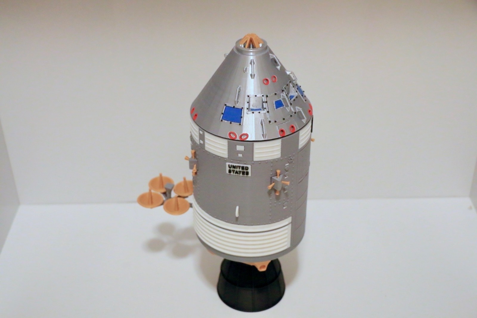 Detailed 1/32 Scale Apollo Command Service Module CSM Spacecraft Removable CM gallery