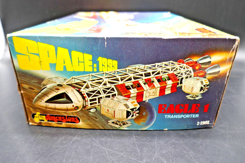 Fundimensions Space: 1999 Eagle 1 Transporter Model Kit (Vintage 1975) - Unbuilt gallery