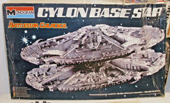 MONOGRAM BATTLESTAR GALACTICA CYLON BASE STAR SPACE SHIP WITH BOX 1978