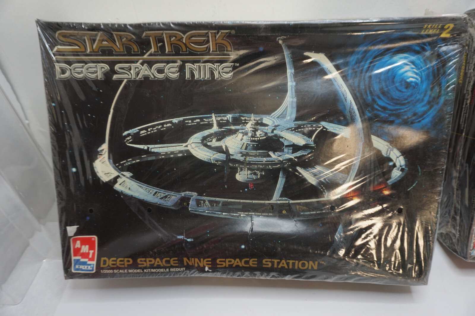 STAR TREK AMT MODEL KIT DEEP SPACE NINE SPACE STATION 1994 8778 SEALED NEW READ gallery