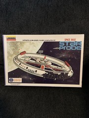 Lindberg Star Probe Space Base Authentic Scale Plastic Model Construction Kit