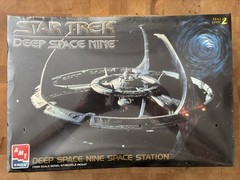 AMT ERTL Star Wars Deep Space Nine Space Station Scale 1/2500 NEW Sealed