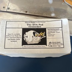 WILCO! Models EVA Pod 1:32 Unassembled Resin Model Kit w/ Figures & Stand