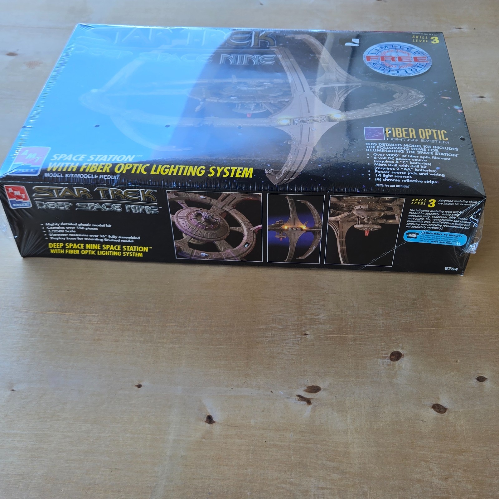 Star Trek Deep Space Nine AMT Space Station with Fiber Optic Lighting gallery