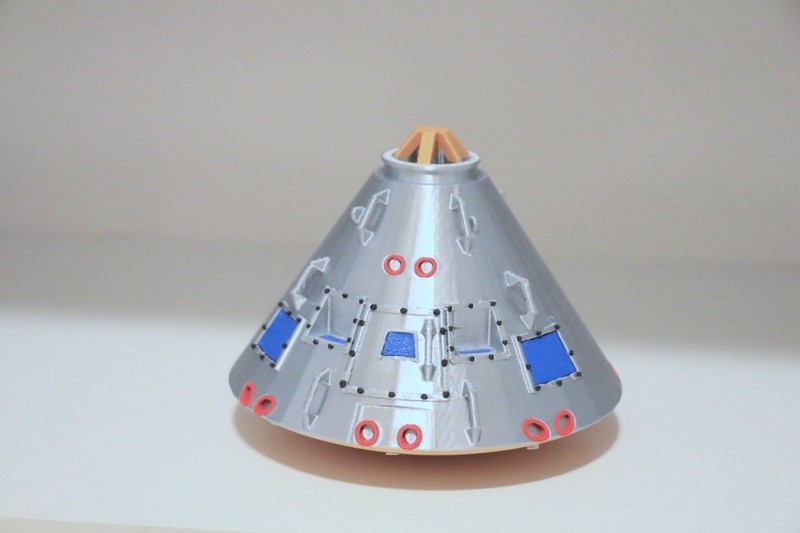 Detailed 1/32 Scale Apollo Command Service Module CSM Spacecraft Removable CM gallery