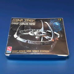 Star Trek Deep Space Nine Space Station Model Kit AMT Ertl 8778 1994 Sealed NEW
