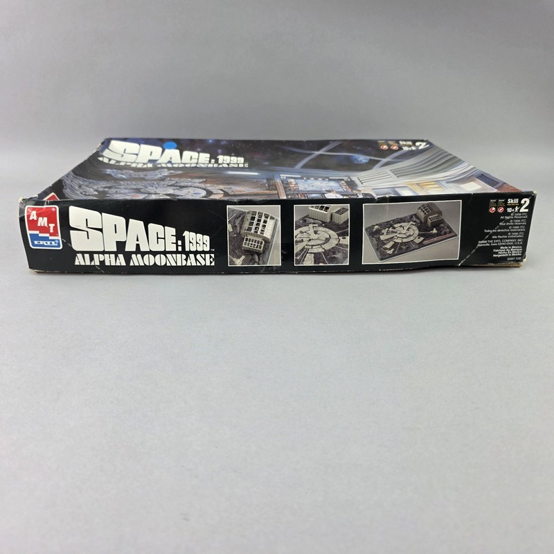 AMT ERTL Space 1999 Alpha MOONBASE Model Kit W/ Transports & Figures 1998 OPEN gallery