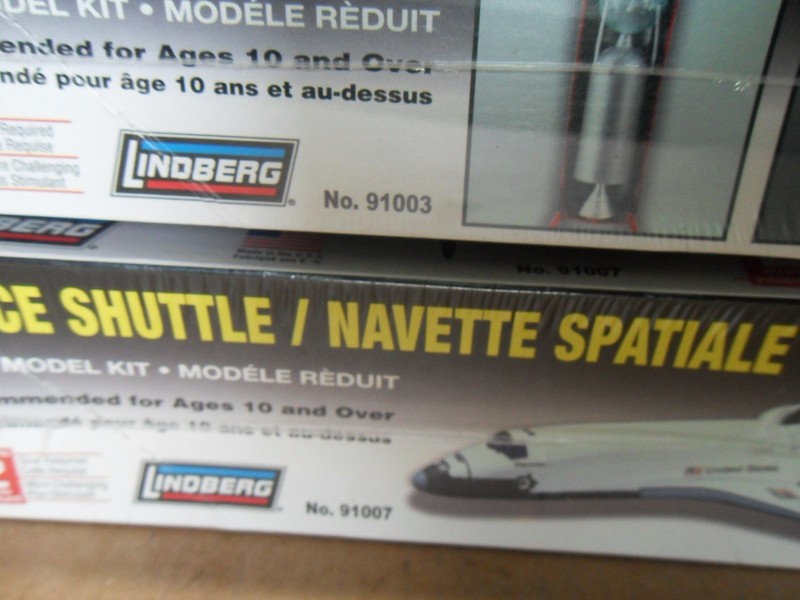 2 Lindberg Mars Space Probe & Space Shuttle Model kit #91003 & 91007 NEW SEALED gallery