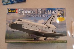 1/144 Revell Space Shuttlew/ Historical Book (2005)