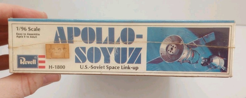 Vtg Revell APOLLO SOYUZ US-Soviet Link Up MODEL KIT 1/96 Scale gallery