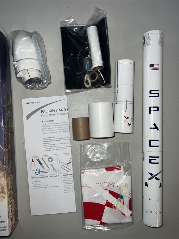 Space-X Falcon 9 and Fairing Flying Model Rocket Kit gallery