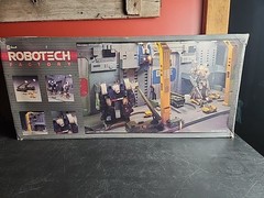 EXTREMELY RARE REVELL 1404 KIT ROBOTECH FACTORY , 1984 ULTRA