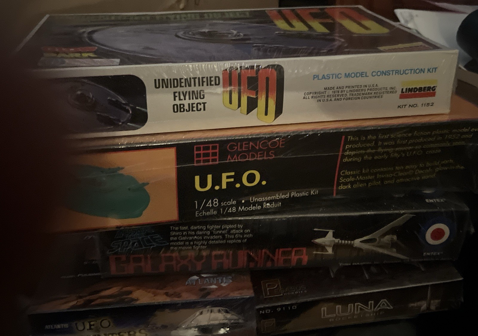 Lindberg 1978 Glow-in-the-Dark UFO Plastic Model Kit SEALED vintage gallery