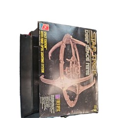 AMT Ertl 8764 Star Trek Deep Space Nine Space Station w Fiber Lighting Model Kit