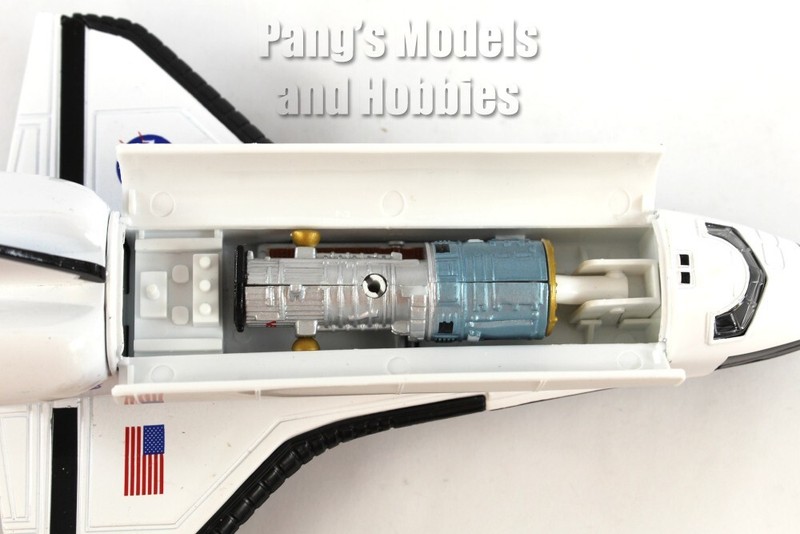 Space Shuttle - Astronauts and Telescope 1/200 Scale Diecast - Plastic Model gallery