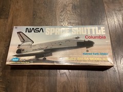 Guillows Space Shuttle Columbia 1/77 Scale Balsa Model kit No. 1201 – Open Box.