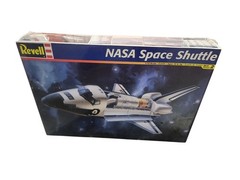 Revell 1998 NASA Space Shuttle 1:72 Scale Factory Sealed Kit
